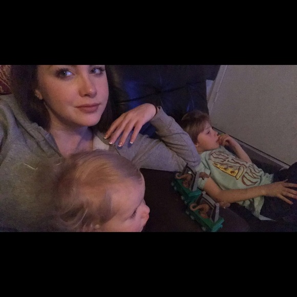 Meet your Posher, Alyssa - Picture 5 of 5